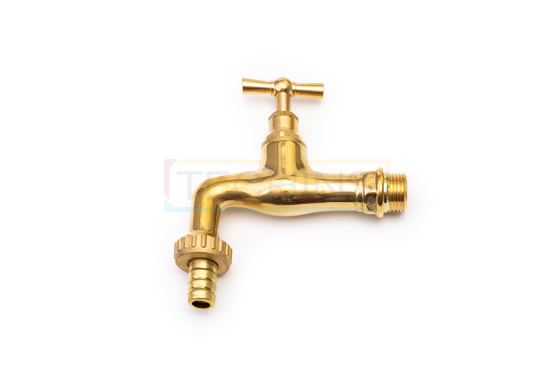 Vytok-vret-zahradny-1--2-mosadz--s-had-